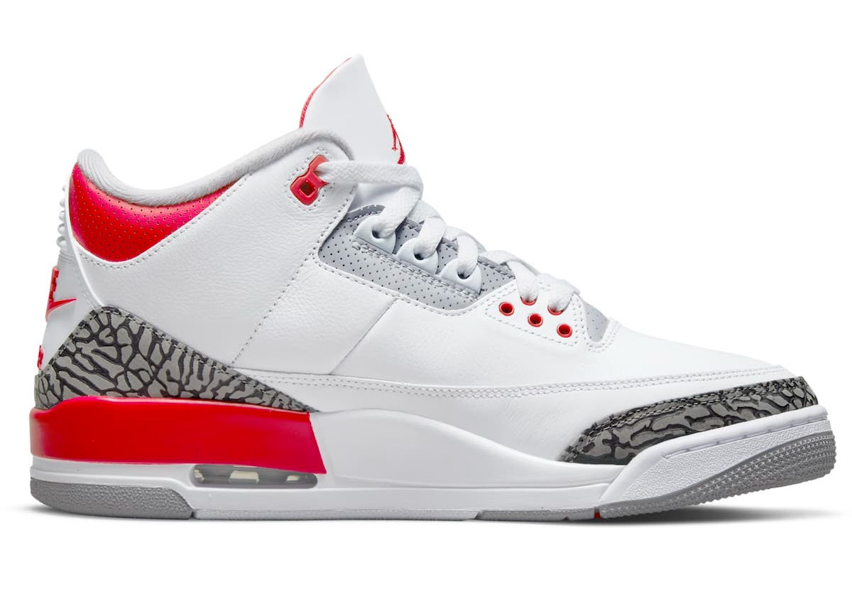 Fire Red (2022) — Jordan 3 Retro