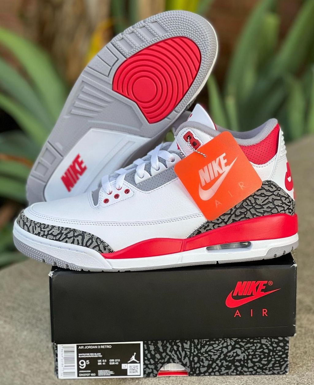 Fire Red (2022) — Jordan 3 Retro