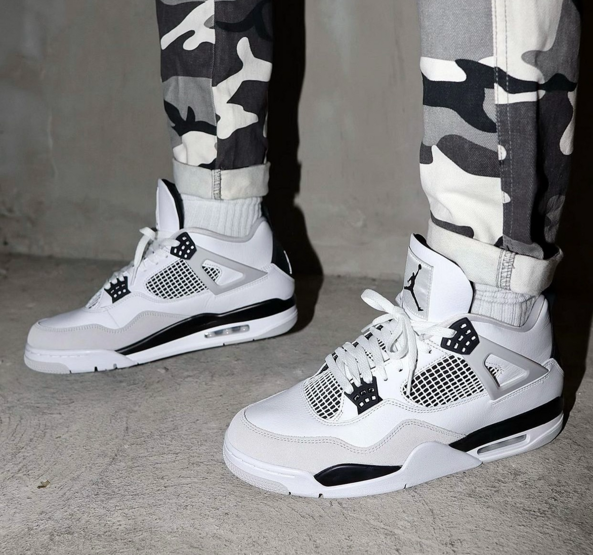 Military Black — Jordan 4 Retro