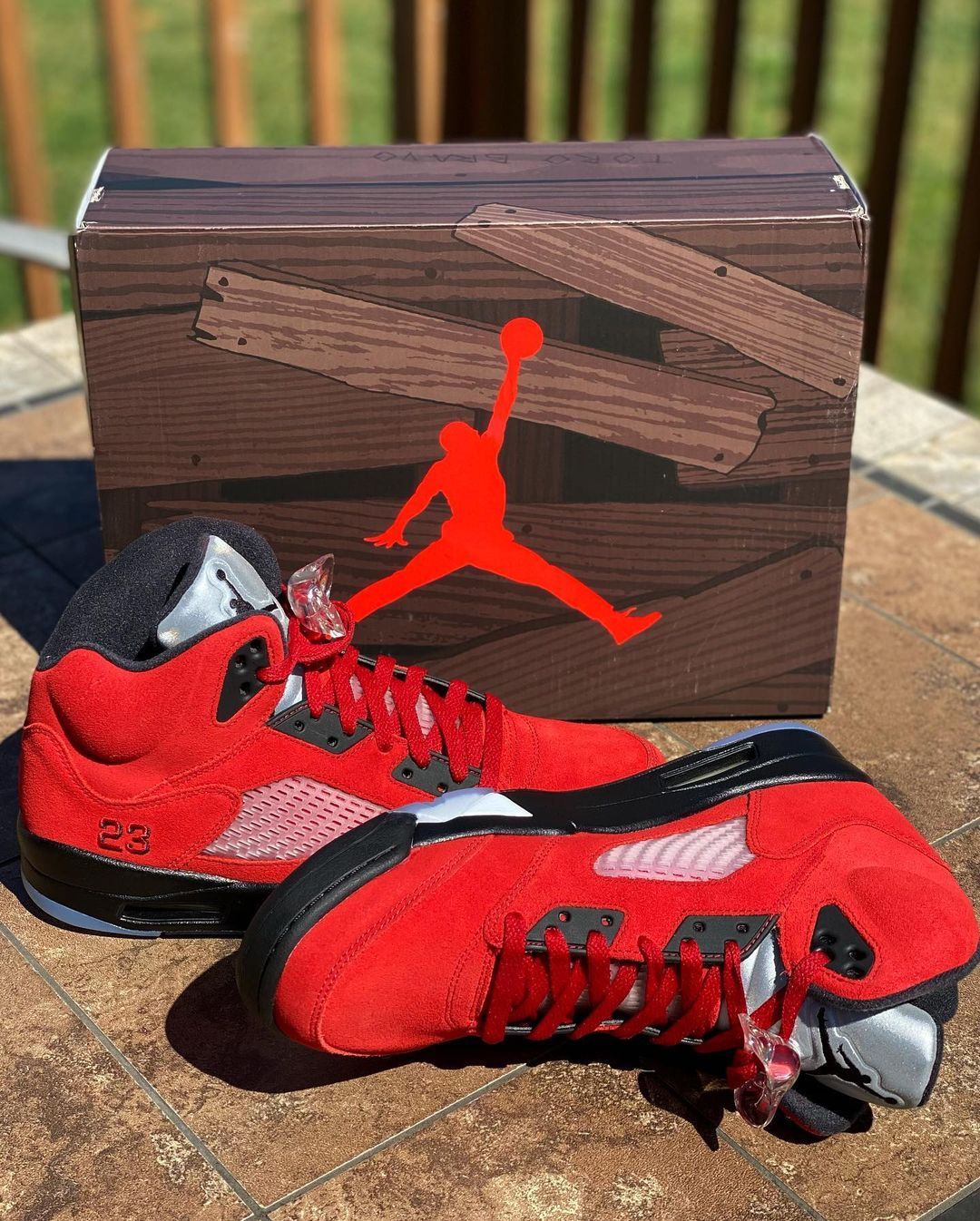 Raging Bull Red (2021) - DD0587 600 — Jordan 5 Retro