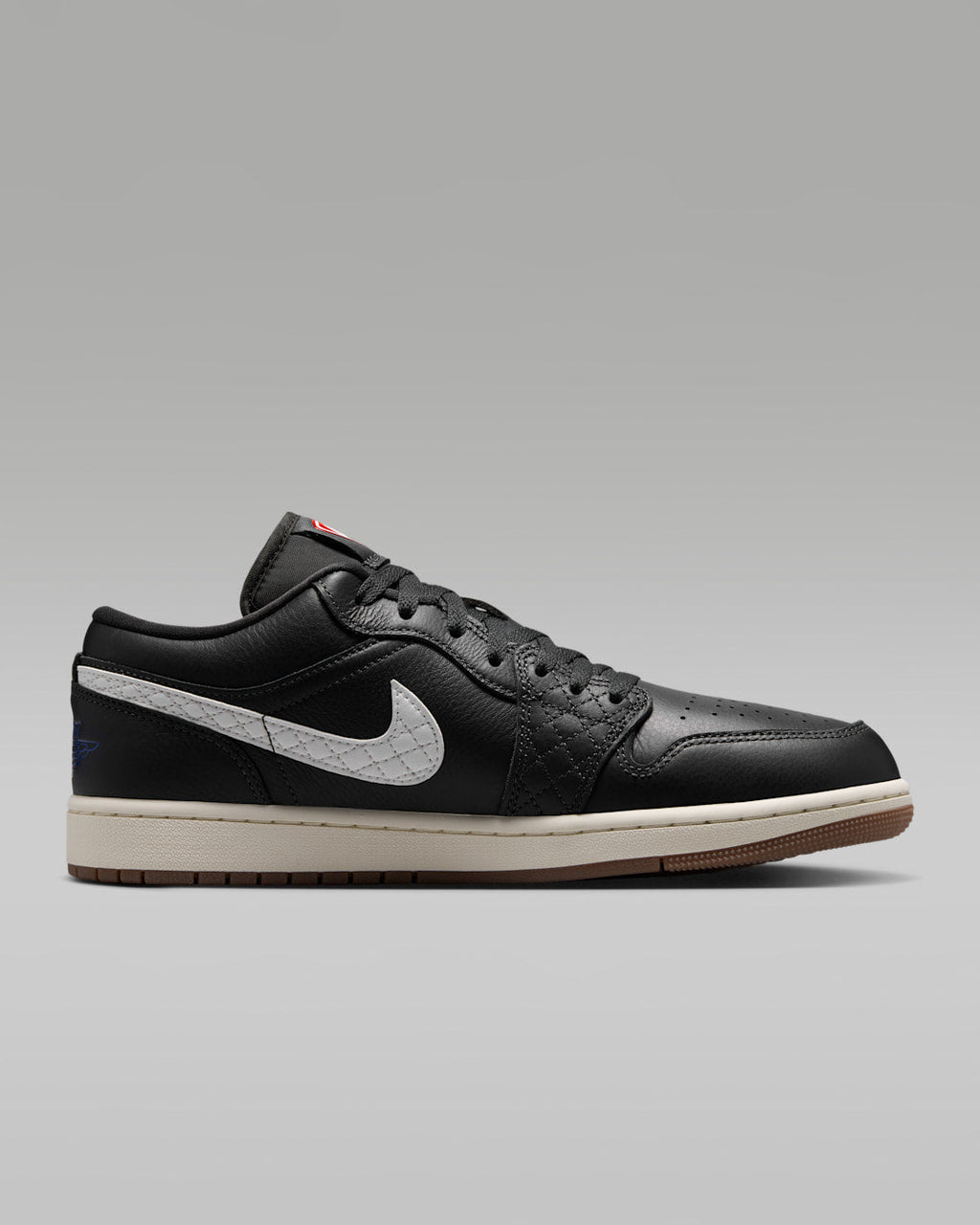 Off Noir — Air Jordan 1 Low SE IO2047-001