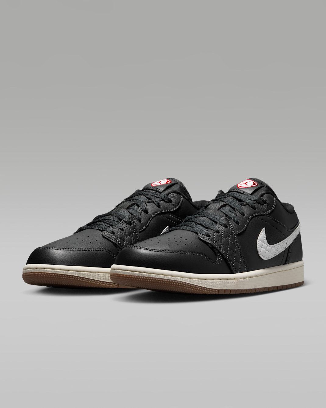 Off Noir — Air Jordan 1 Low SE IO2047-001