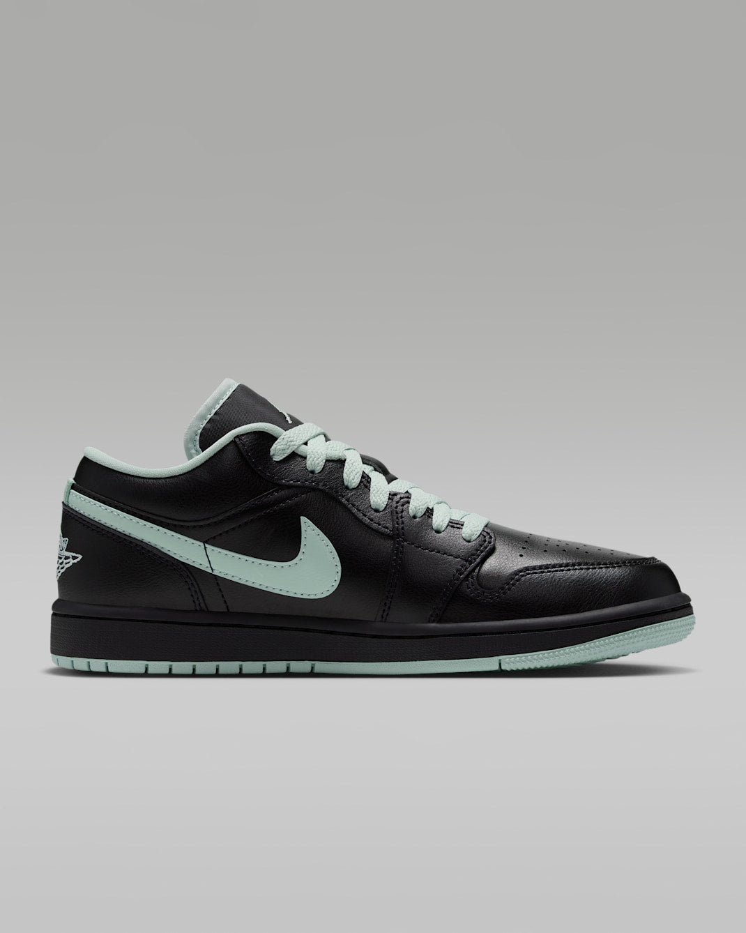 Black Pistachio Frost — Air Jordan 1 Low DC0774-008