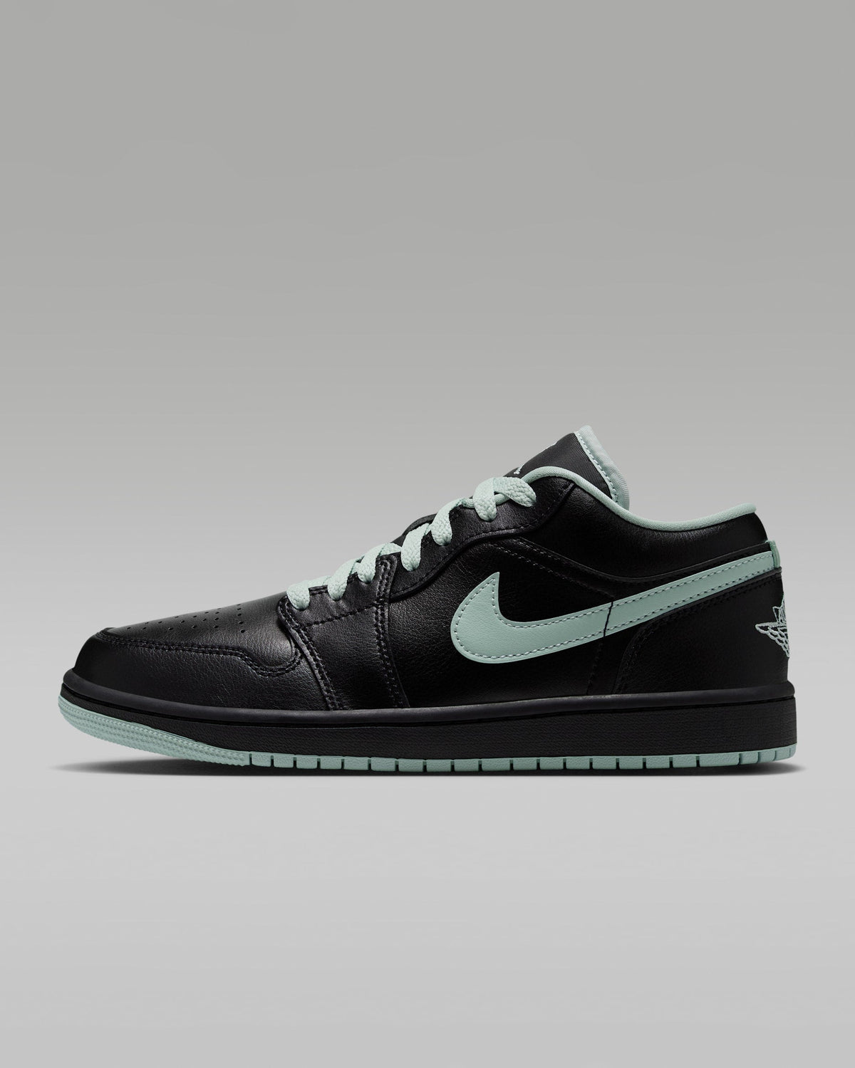 Black Pistachio Frost — Air Jordan 1 Low DC0774-008