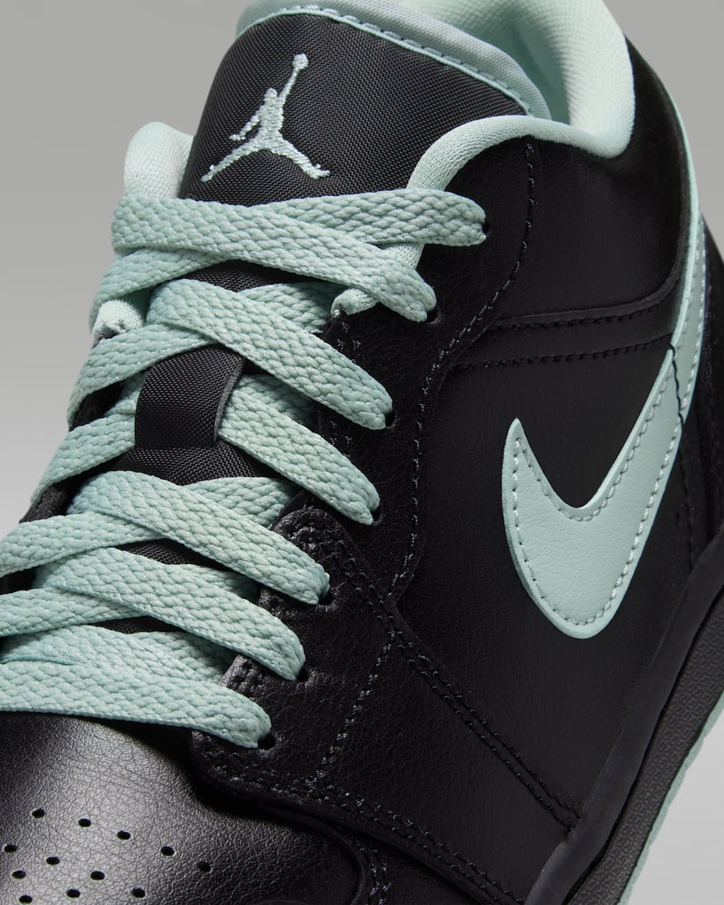 Black Pistachio Frost — Air Jordan 1 Low DC0774-008