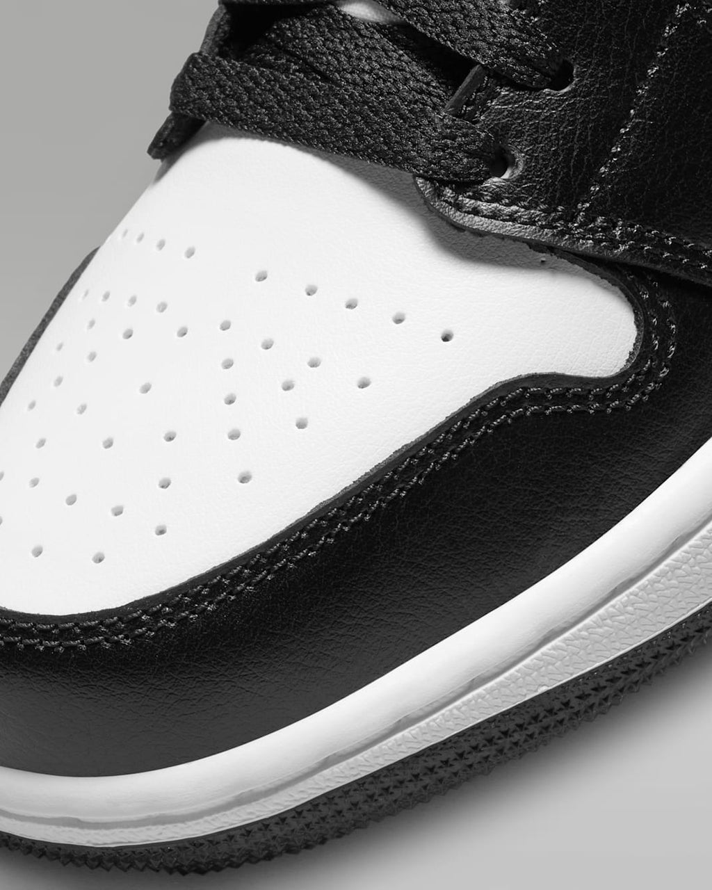 White/Black — Air Jordan 1 Low DC0774-101