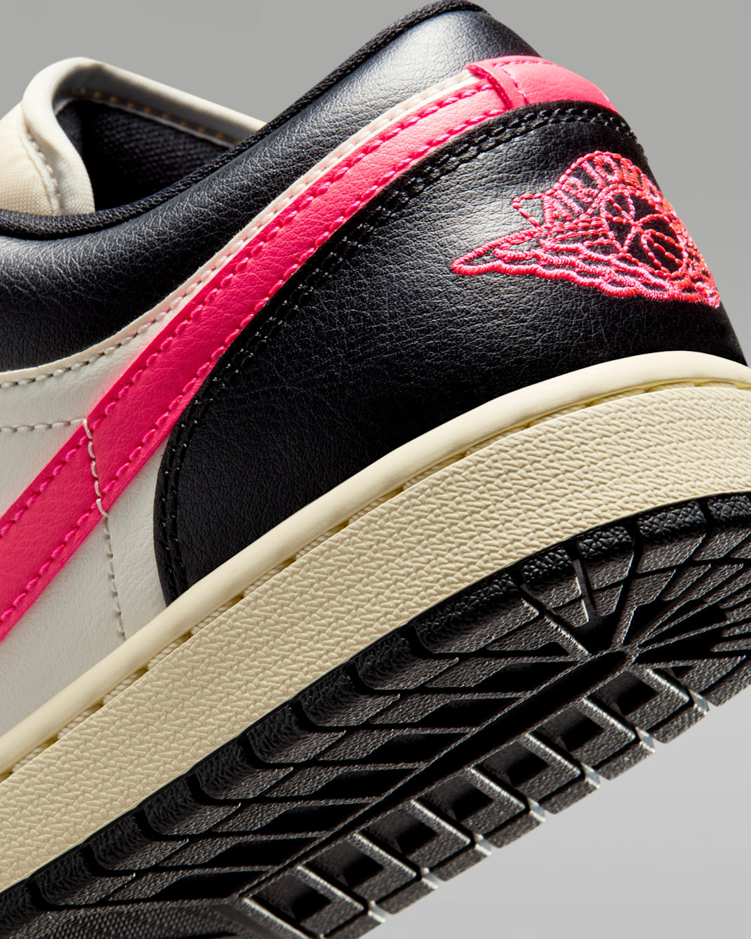 Pale Ivory — Air Jordan 1 Low DC0774-107