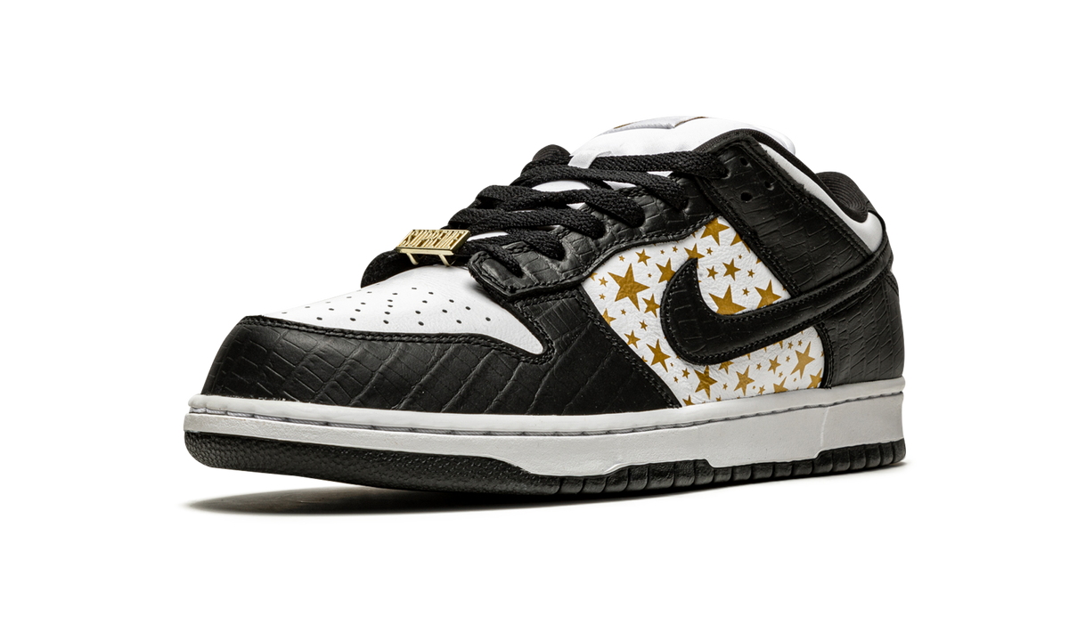 "Supreme - Stars - Black" SB Dunk Low DH3228 102 - product image from the listing.