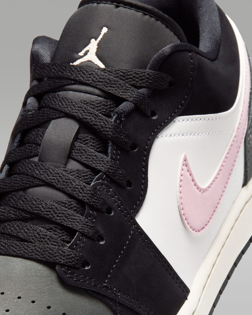 Black Iced Carmine Iron Grey — Air Jordan 1 Low SE II3788-003