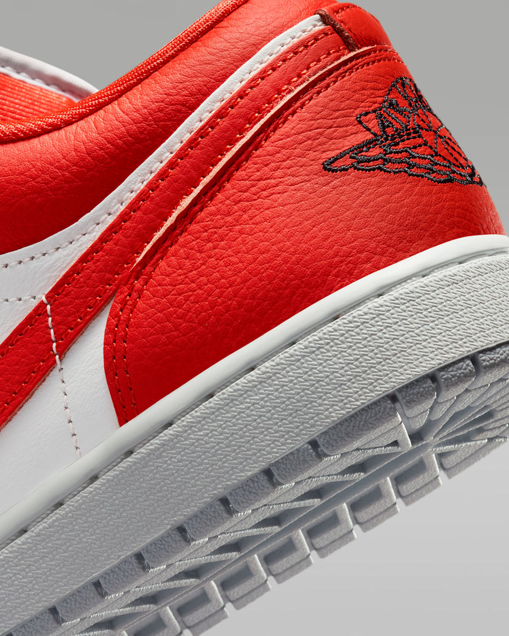 Chile Red — Air Jordan 1 Low SE Sneakers II9813-600