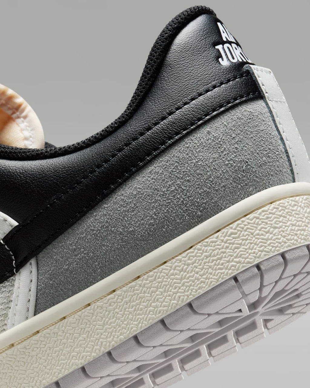 Light Smoke Grey — Jordan Skyline Low Sneakers IM2055-101