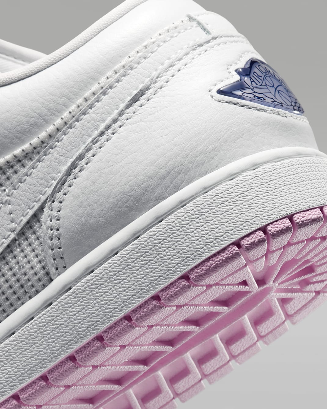 Summit White — Air Jordan 1 Low SE IO2048-100