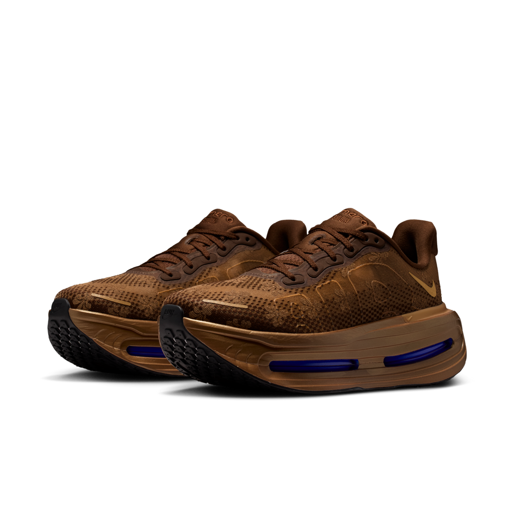 Flat Stout — Nike Air Zoom Vomero Premium Sneaker IQ0028-200