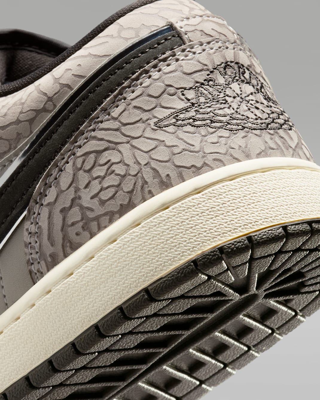 Deep Pewter — Air Jordan 1 Low SE IU2268-100