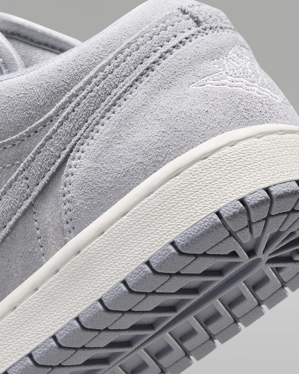 Wolf Grey — Air Jordan 1 Low SE IW0819-498
