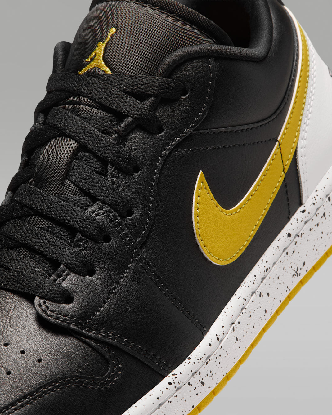 Men's Shoes - Black/White/Tour Yellow — Air Jordan 1 Low SE IX3529-010