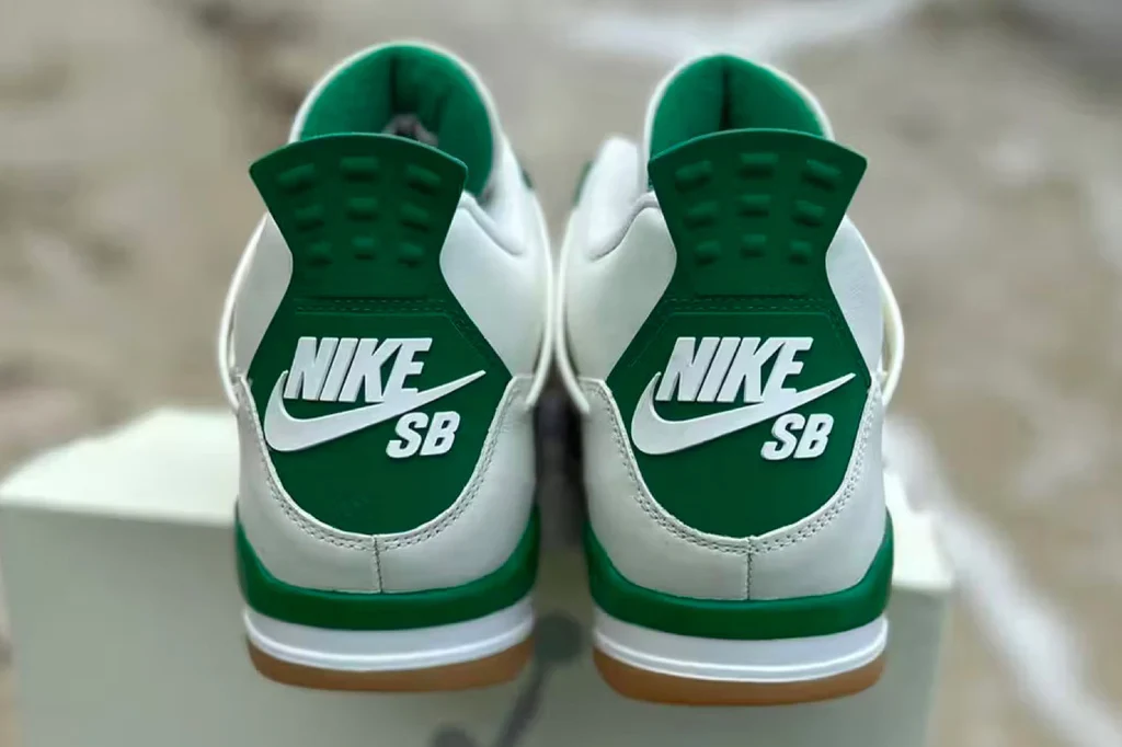 Pine Green — Jordan 4 Retro SB