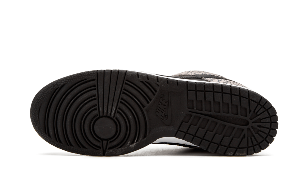 "Supreme - Black Cement" SB Dunk Low Pro 304292 131 - product image from the listing.