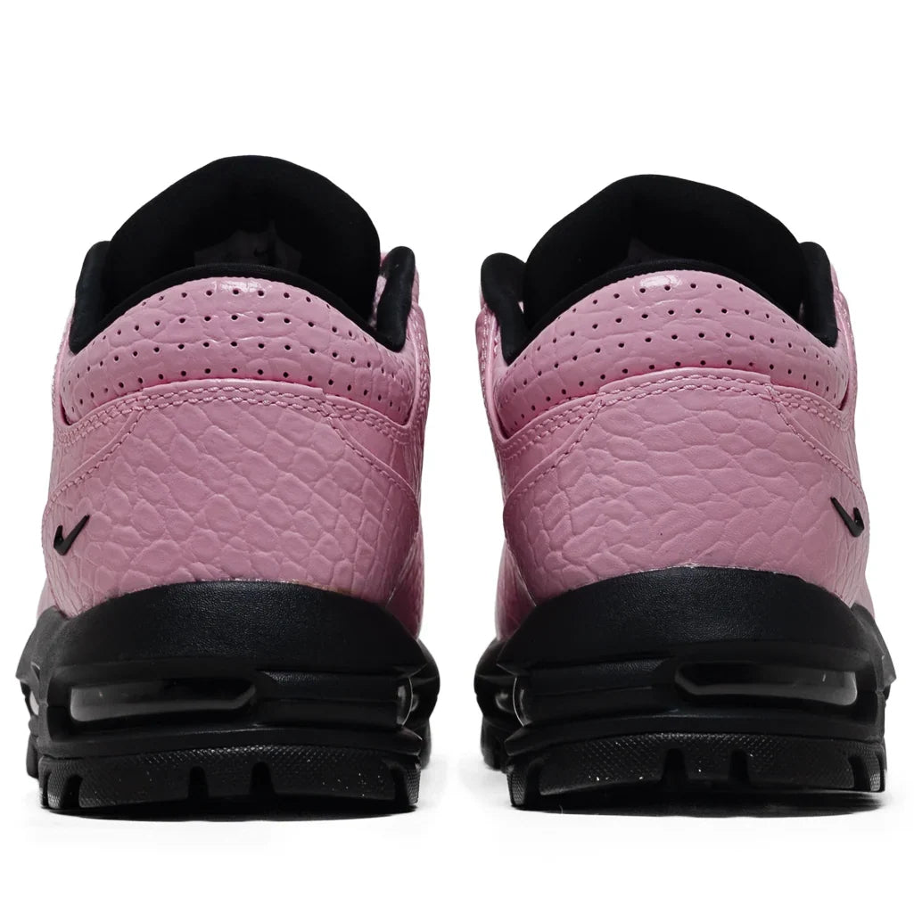 Neo Pink — Nike Air Max Goadome Low SP — product image