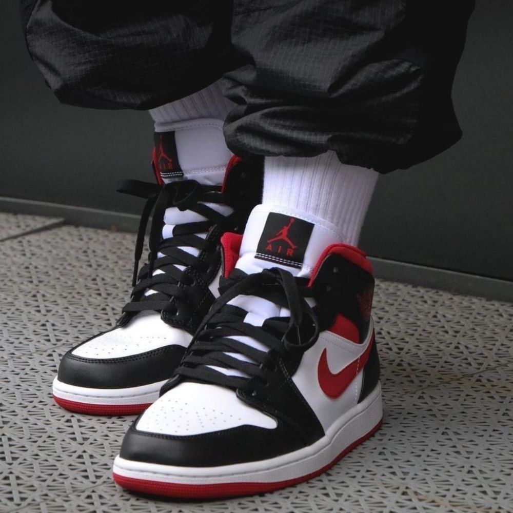 Gym Red Black White — Air Jordan 1 Mid — product image