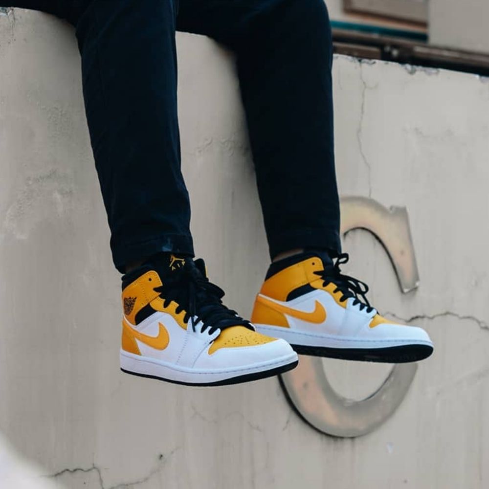 University Gold White Black — Air Jordan 1 Mid — product image