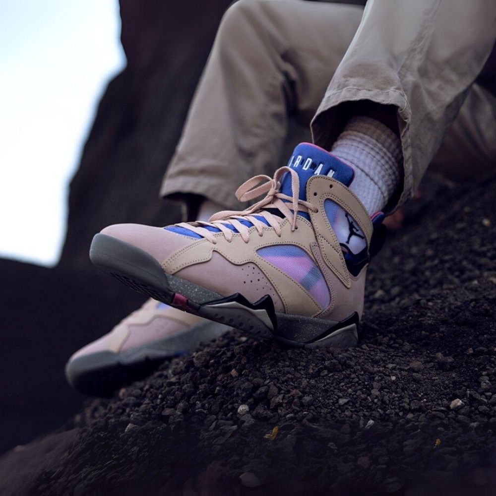 Sapphire Pink SE — Air Jordan 7 Retro — product image