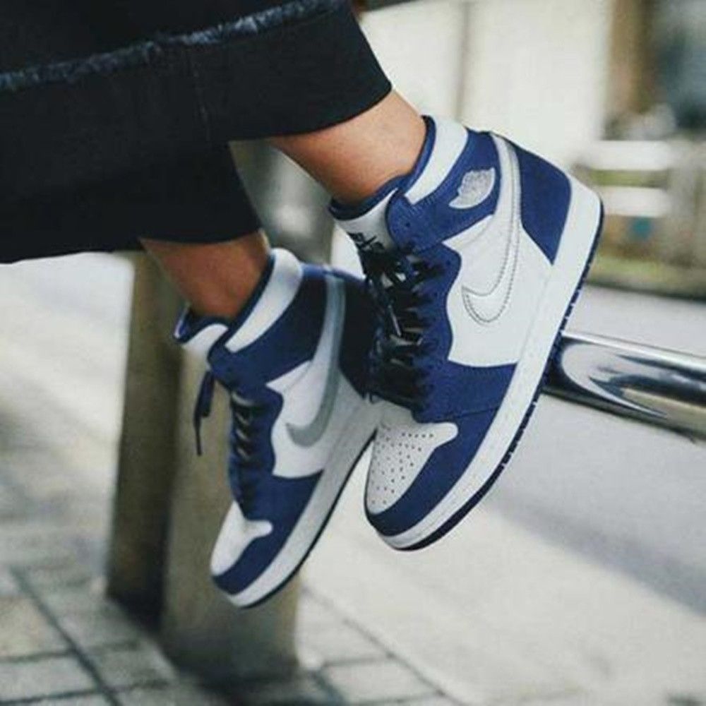 Midnight Navy — Air Jordan 1 Retro High — product image