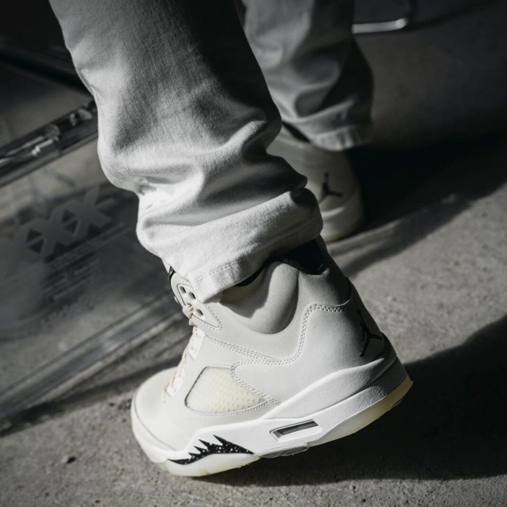 Sail — Air Jordan 5 Retro SE — product image