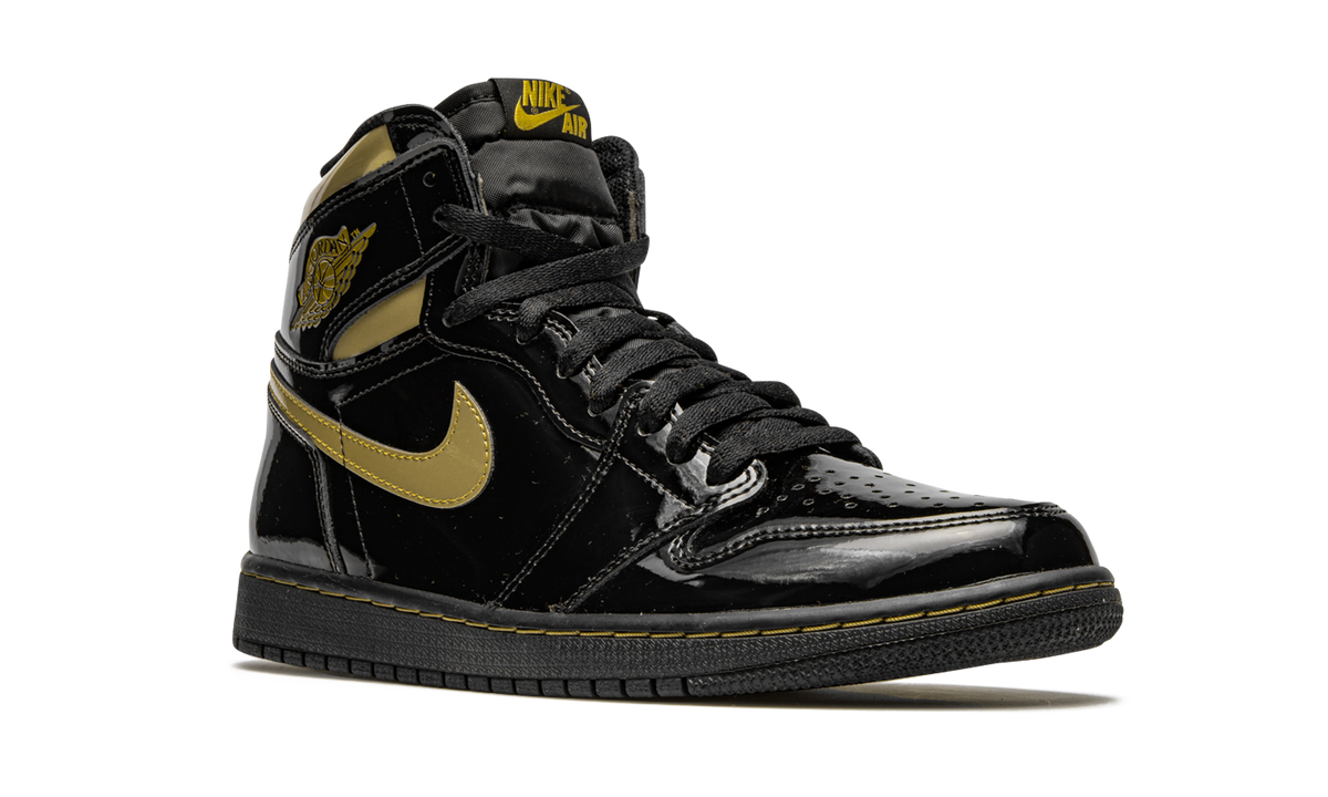 "Black Metallic Gold" Air Jordan 1 Retro High OG 555088 032 - product image from the listing.