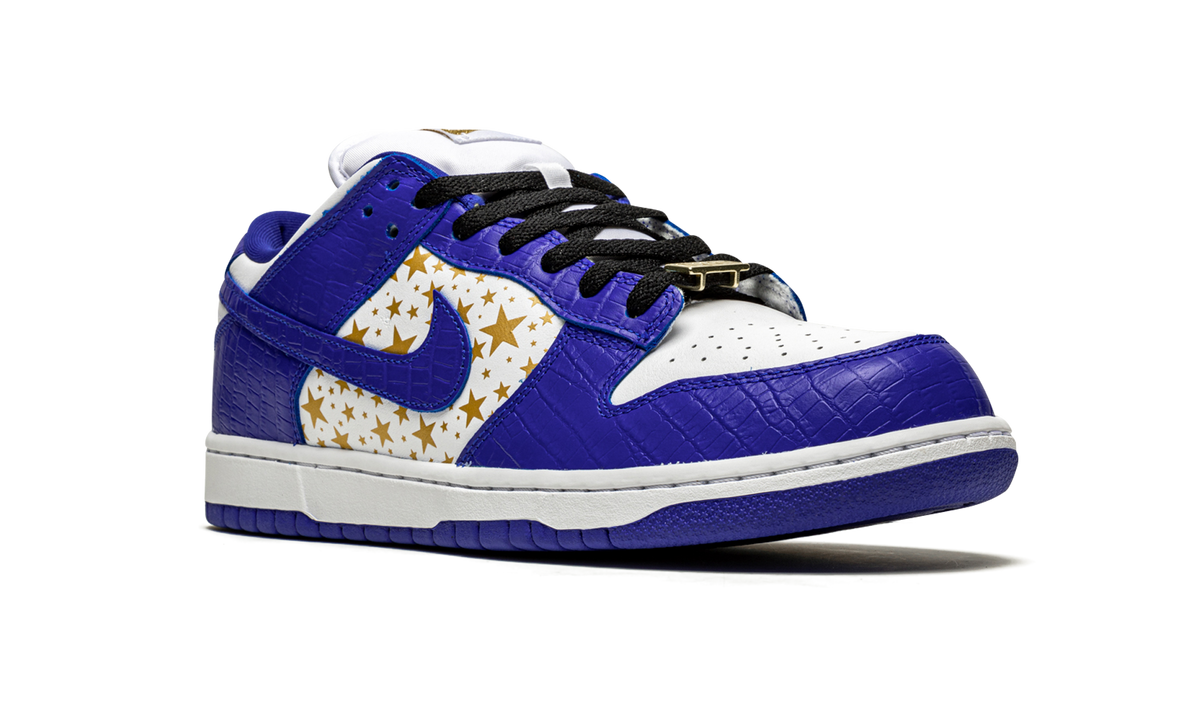 "Supreme - Stars - Hyper Blue" SB Dunk Low DH3228 100 - product image from the listing.