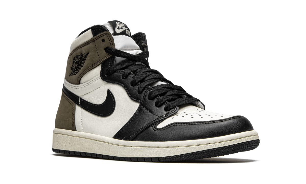"Dark Mocha" Air Jordan 1 Retro High OG 555088 105 - product image from the listing.