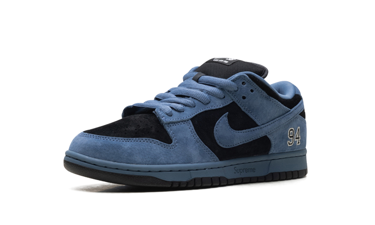 "Supreme - Ocean Fog" SB Dunk Low HQ8487 400 - product image from the listing.