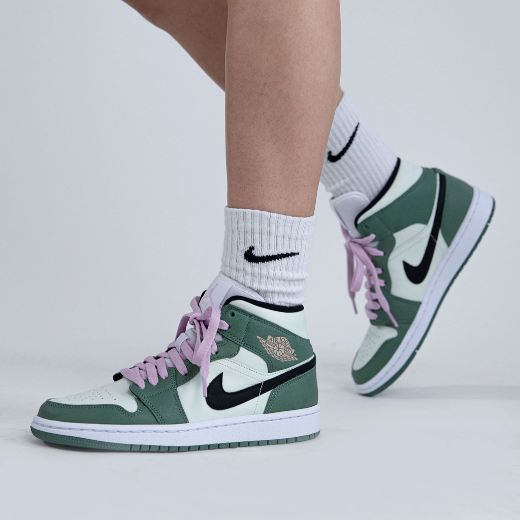 'Dutch Green' — Women's Air Jordan 1 Mid SE