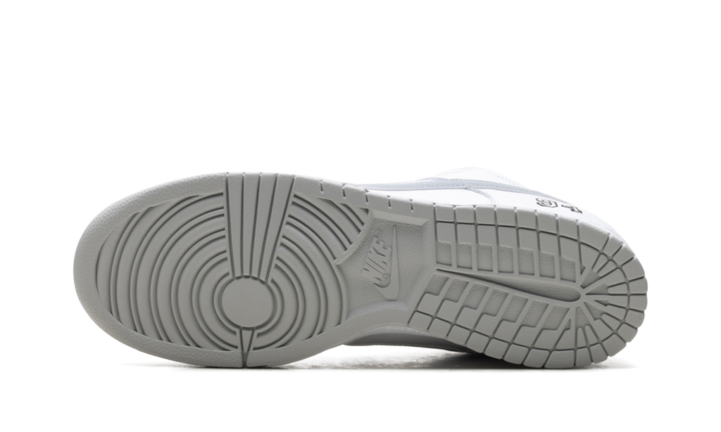 "Supreme - White" SB Dunk Low HQ8487 100 - product image from the listing.