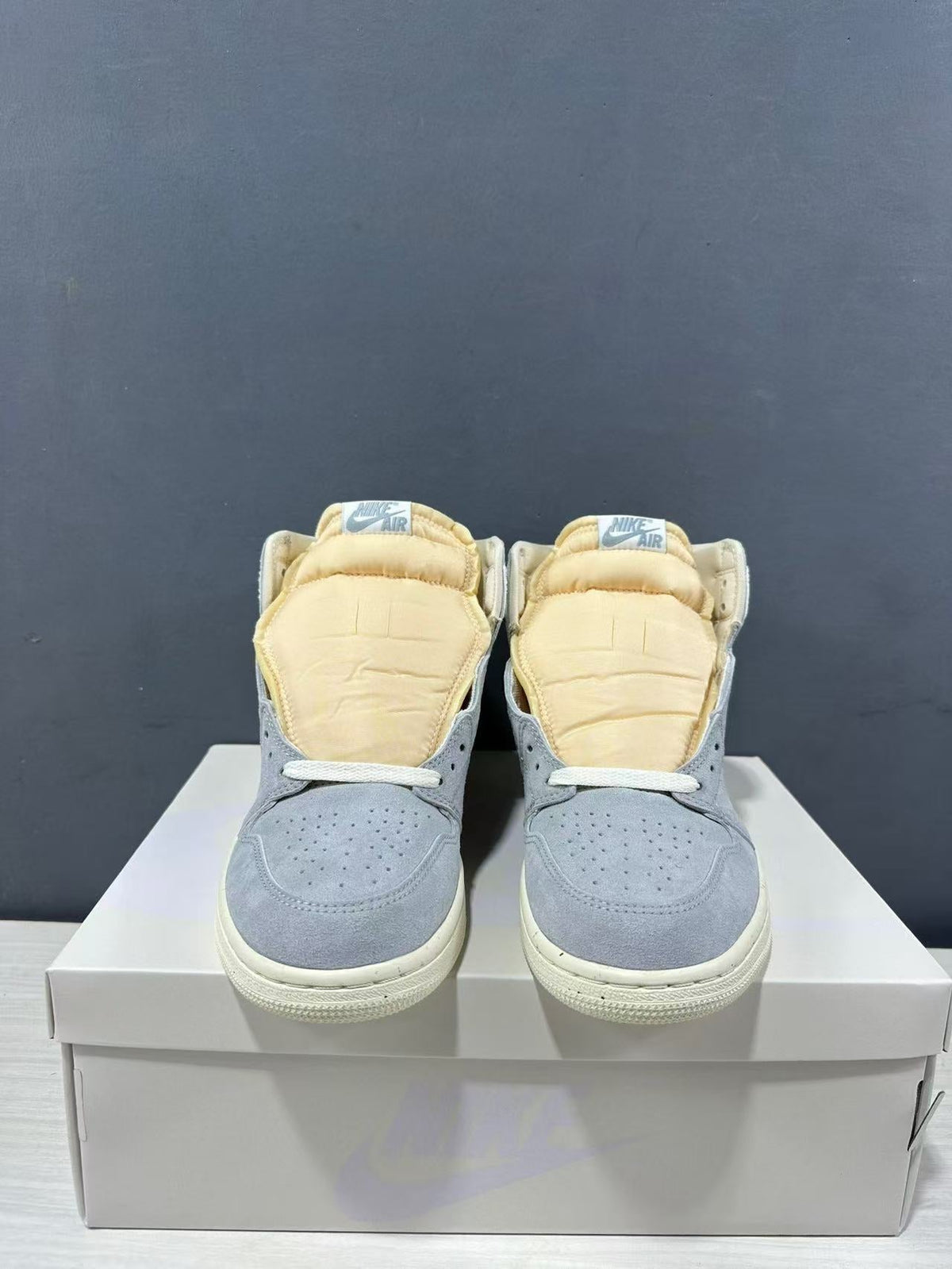 Air Jordan 1 High Sneakers Grey FD8636-011 - product image from the listing.