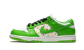 "Supreme - Stars - Mean Green" SB Dunk Low DH3228 101 - product image from the listing.