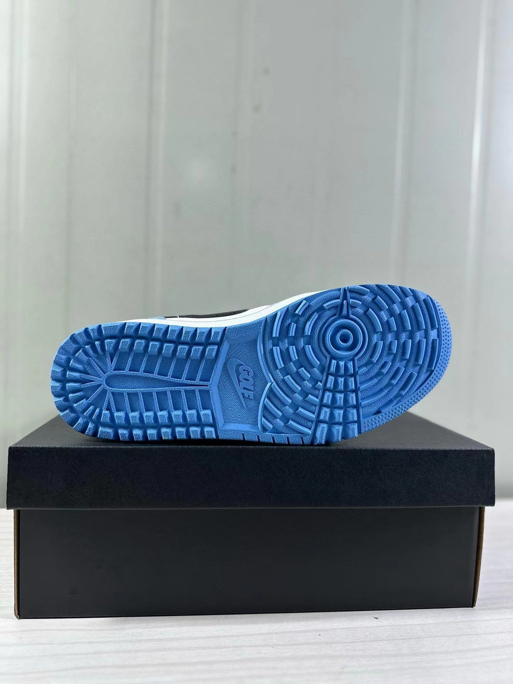 Air Jordan 1 Mule Low Blue White Black FJ1214-400 - product image from the listing.