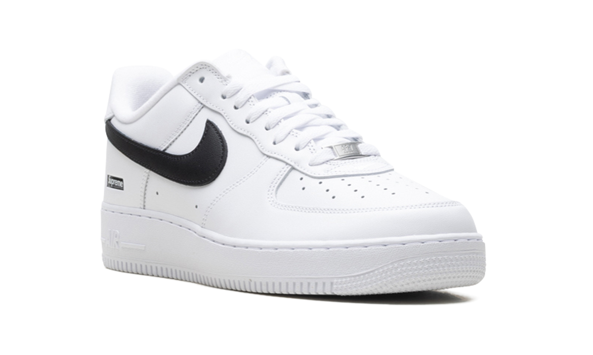 "Supreme - Mini Box Logo White / Black" Air Force 1 Low CU9225 102 - product image from the listing.