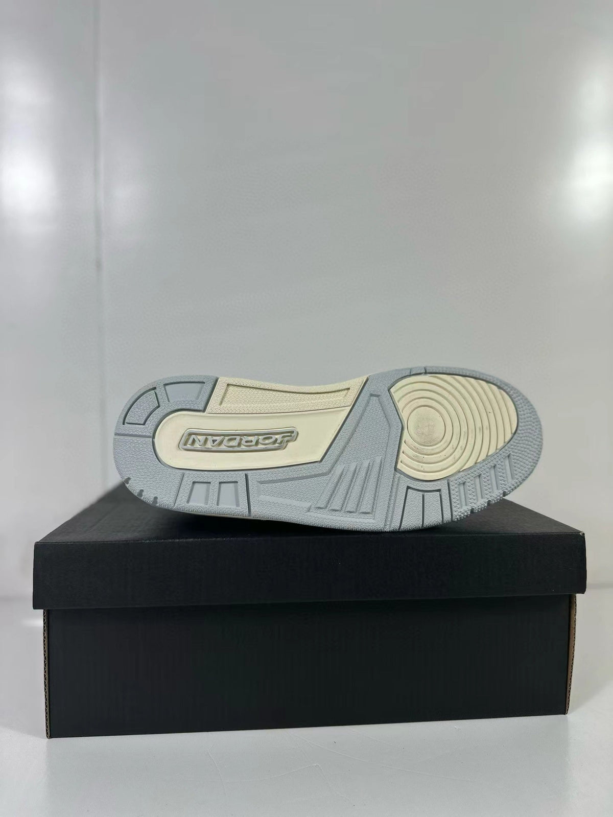 Jordan Legacy 312 Low Sneakers in Silver Yellow HJ3480-101 - product image from the listing.