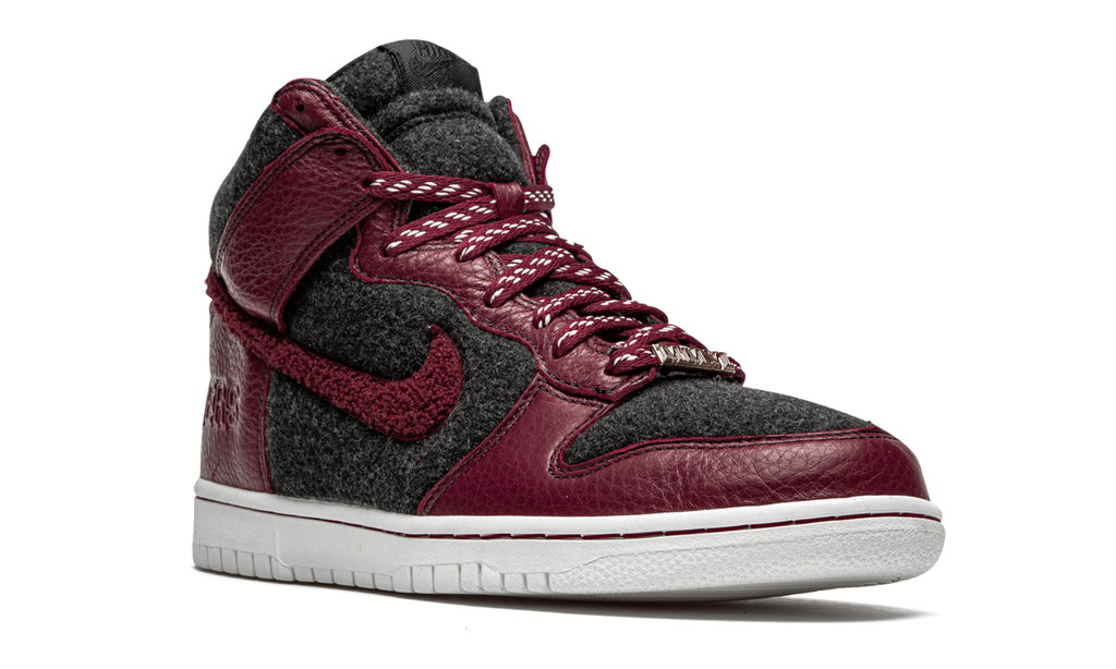 "Destroyer" Dunk High Supreme 318655 061 - product image from the listing.