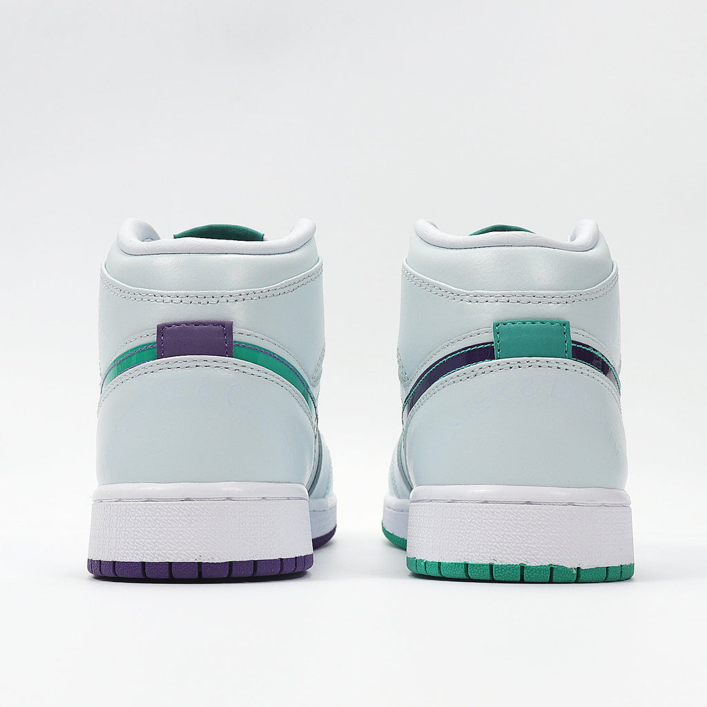 "Matcha Duck" Nike Dunk High Sneakers CW5853-100 - product image from the listing.