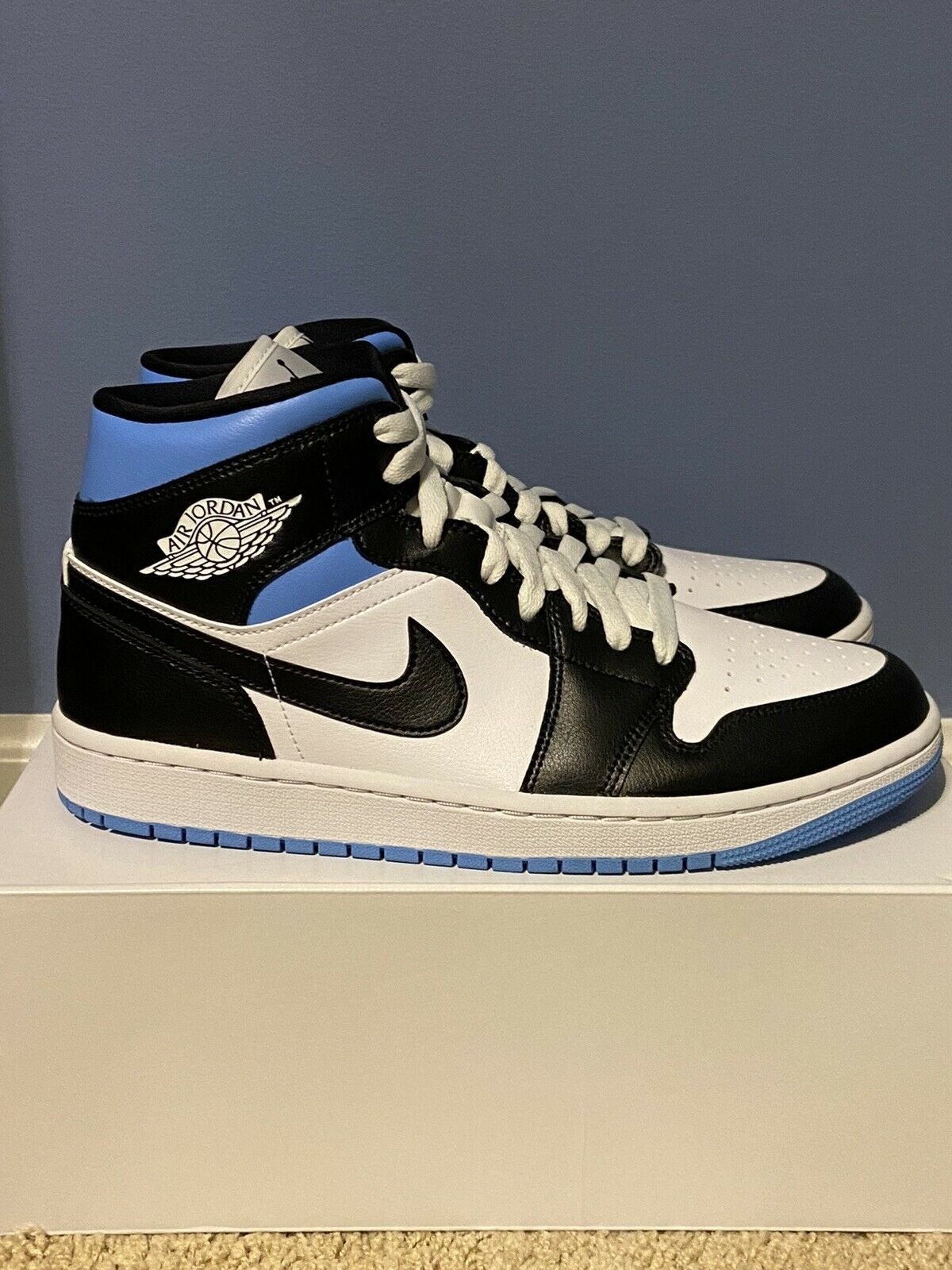 'Black / White / University Blue' — Women's Air Jordan 1 Mid