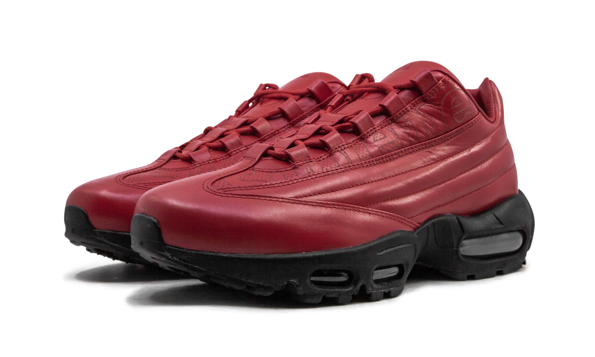 "Supreme - Red" Air Max 95 Lux CI0999 600 - product image from the listing.