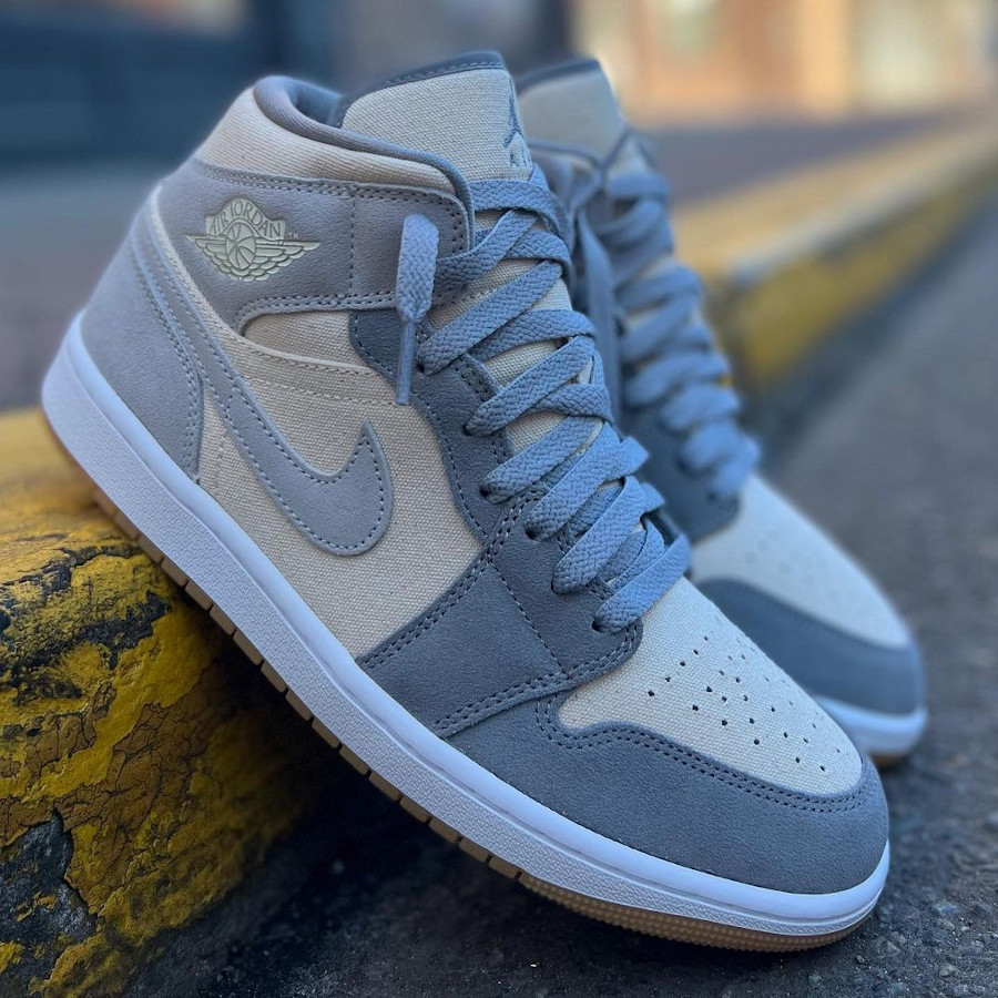 Coconut Milk — Air Jordan 1 Mid SE