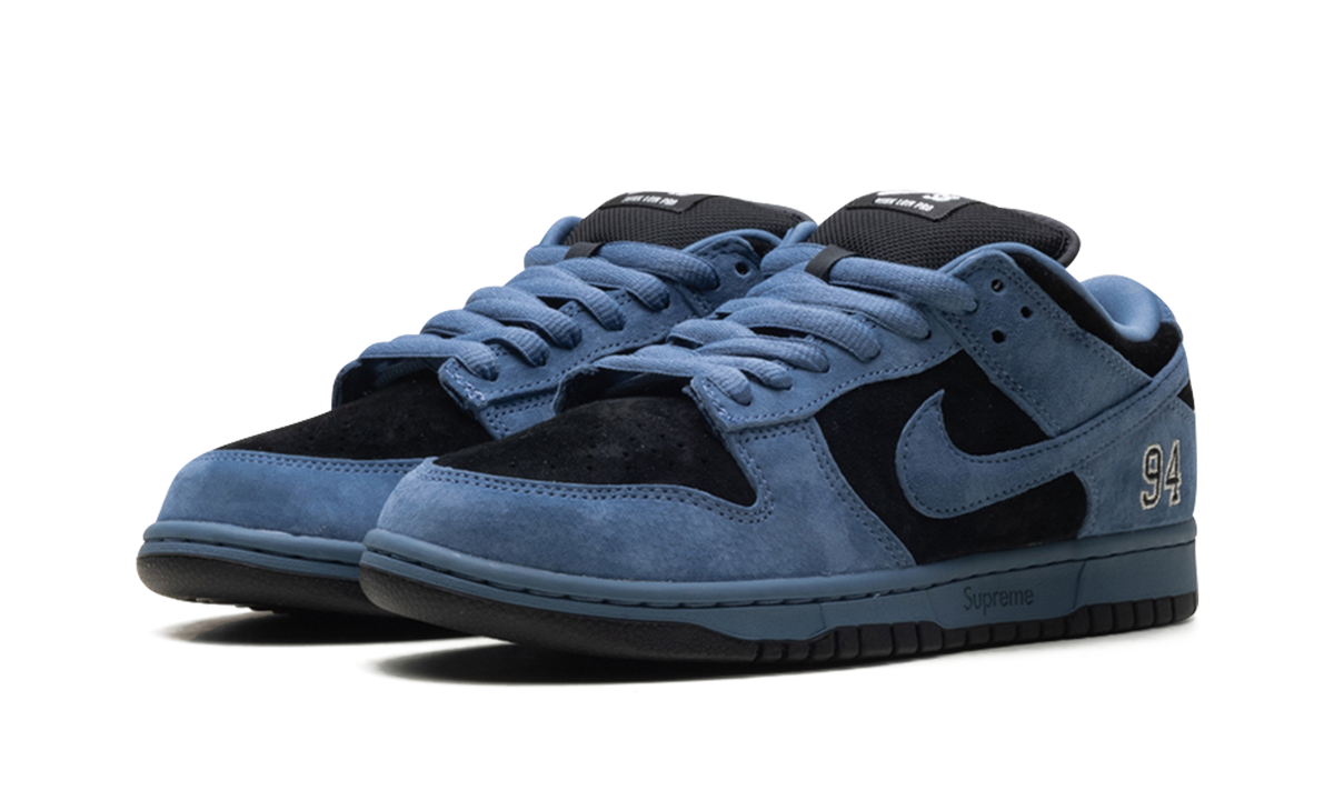 "Supreme - Ocean Fog" SB Dunk Low HQ8487 400 - product image from the listing.