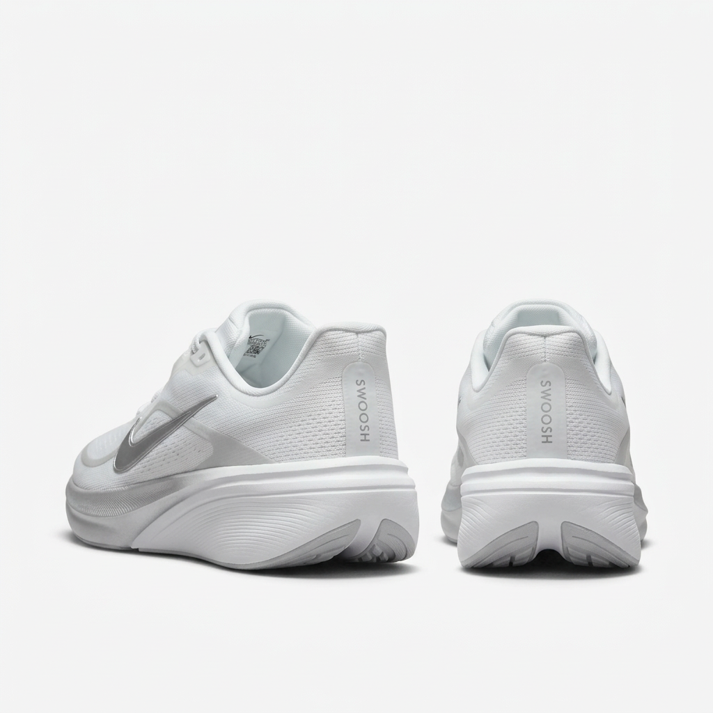 Nike White & Silver Low-Top Sneakers