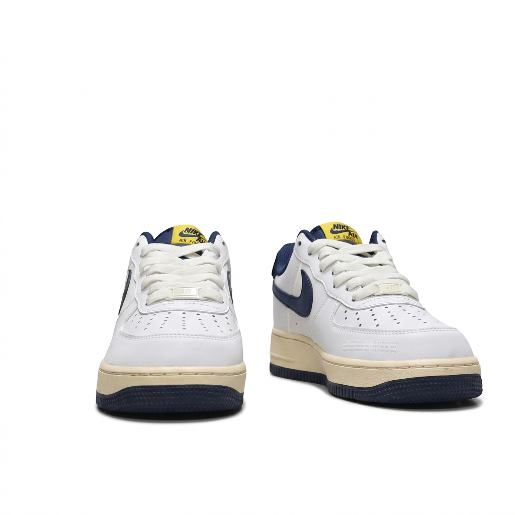 Nike White & Navy Low-Top Sneakers with Cream Sole