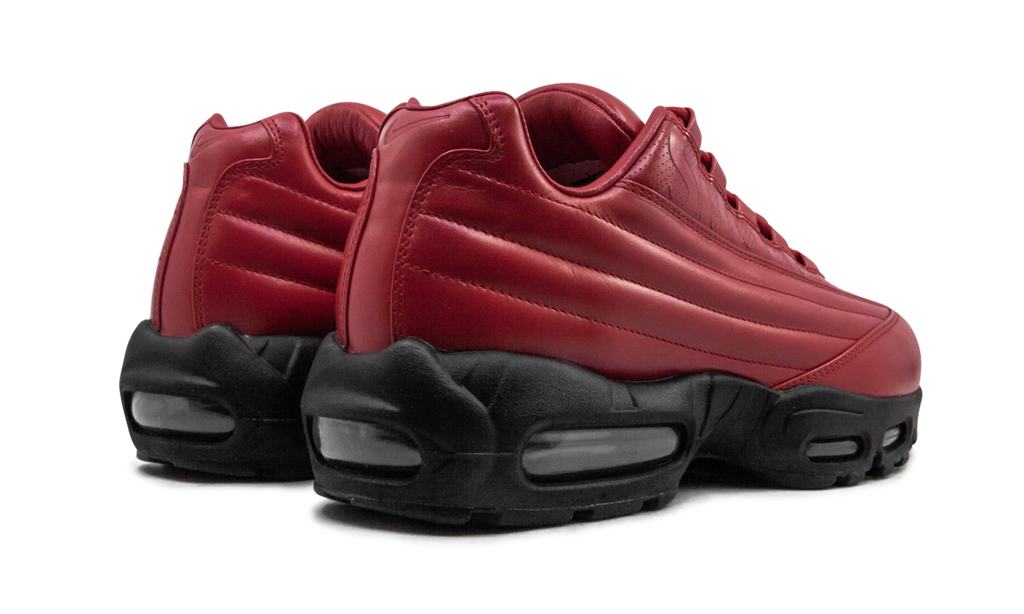 "Supreme - Red" Air Max 95 Lux CI0999 600 - product image from the listing.