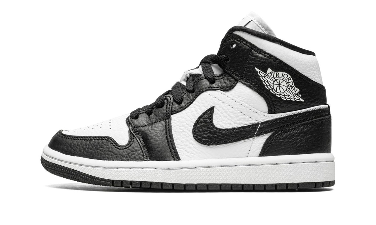 Se Split Black White — Women's Air Jordan 1 Mid