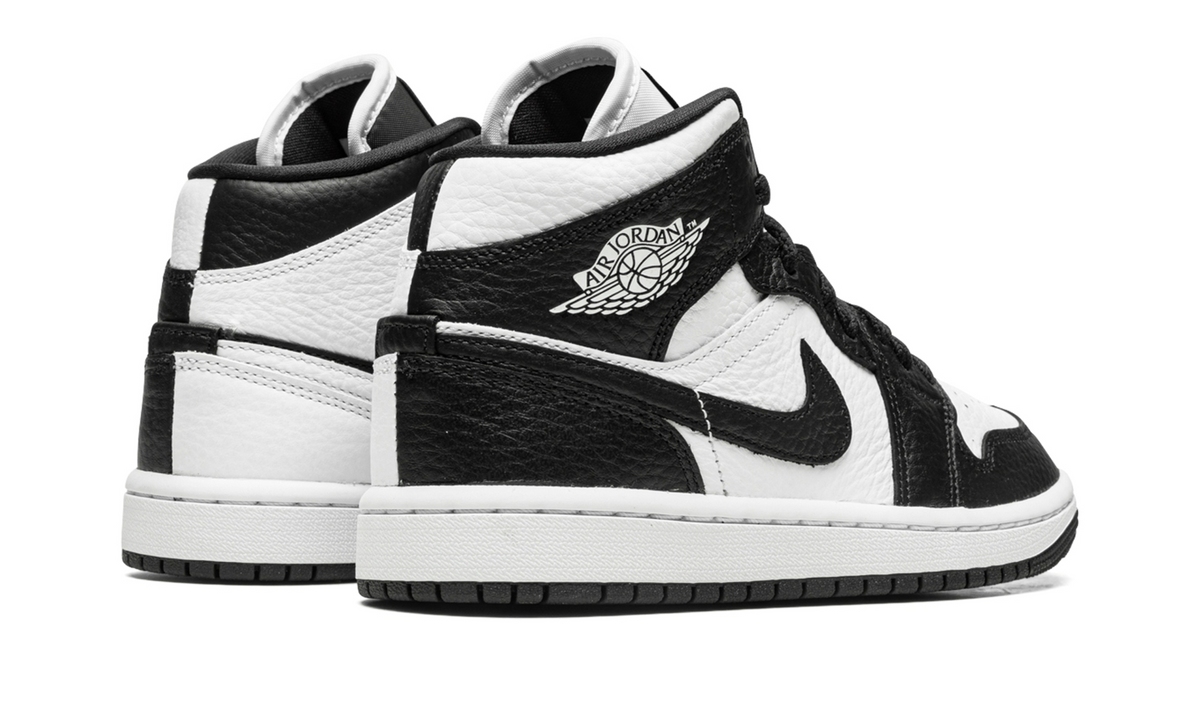 Se Split Black White — Women's Air Jordan 1 Mid